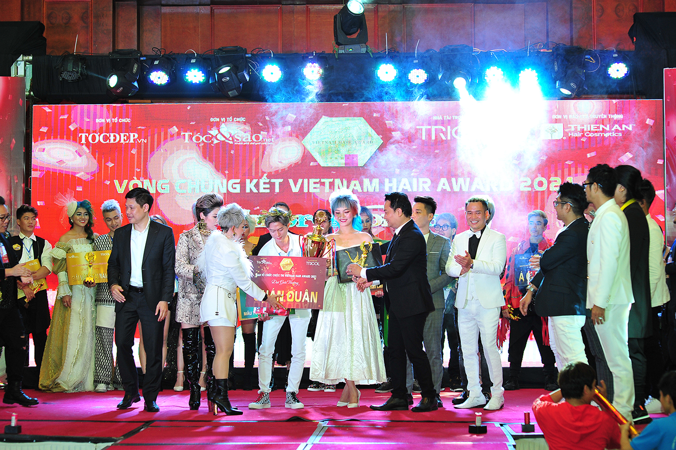 Giai thuong Vietnam Hair Award 2021